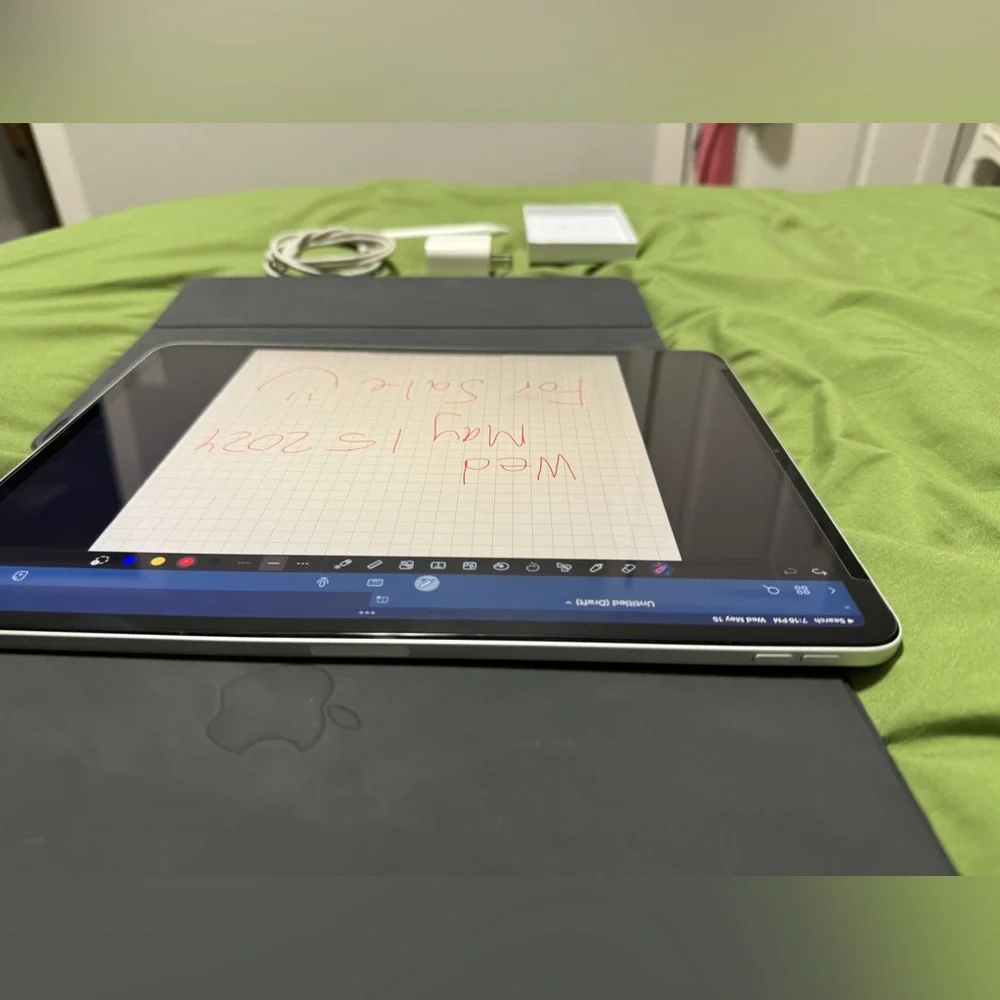 iPad Pro 12.9 (4th Generation) Bundle
